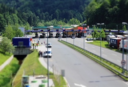 Vpliv vstopa Republike Hrvaške v schengenski prostor na carinjenje blaga na mejnih prehodih