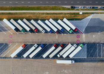 Nevidljivi heroji blagdana: Kako vozači i logistika stvaraju božićnu čaroliju